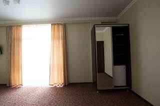 Гостиница Скиф Лазаревское Двухместный номер с 1 кроватью и балконом-5